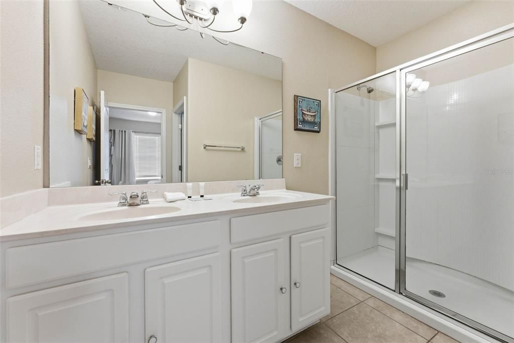 For Sale: $380,000 (4 beds, 3 baths, 2184 Square Feet)
