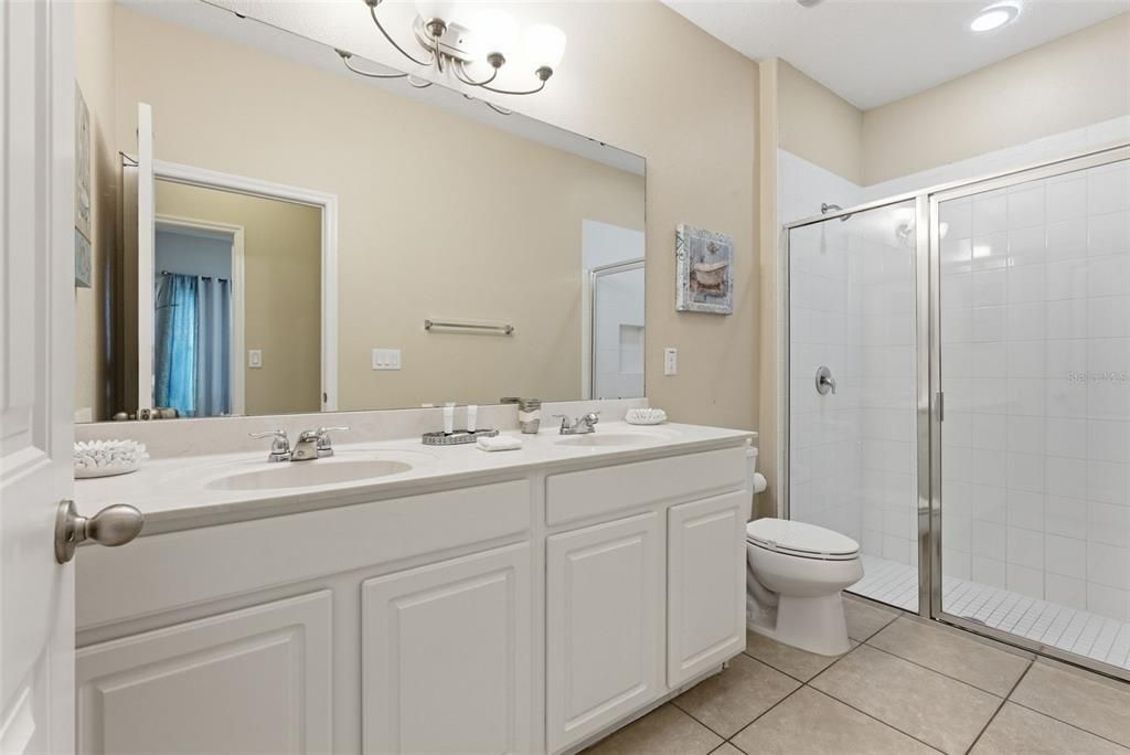For Sale: $380,000 (4 beds, 3 baths, 2184 Square Feet)