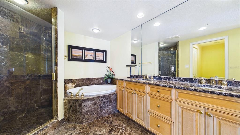 For Sale: $1,699,000 (3 beds, 2 baths, 1600 Square Feet)