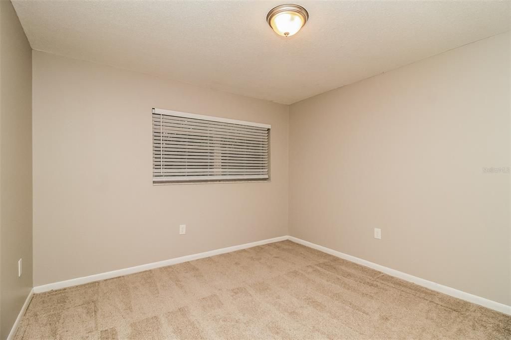 For Sale: $450,000 (4 beds, 2 baths, 1871 Square Feet)