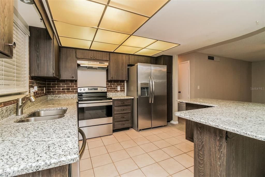 For Sale: $450,000 (4 beds, 2 baths, 1871 Square Feet)