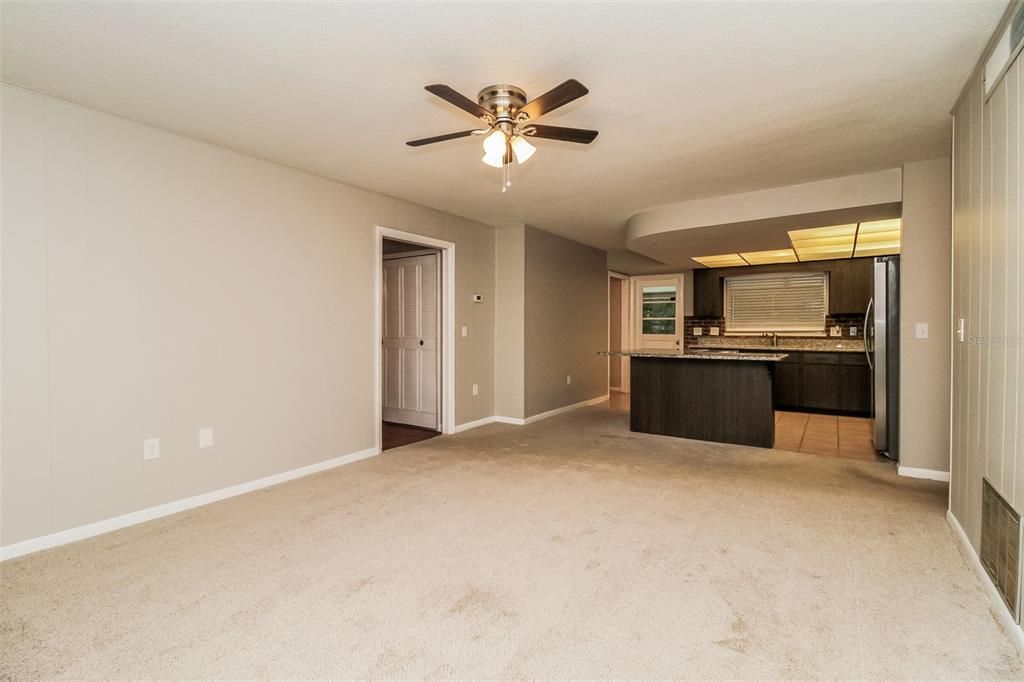 For Sale: $450,000 (4 beds, 2 baths, 1871 Square Feet)