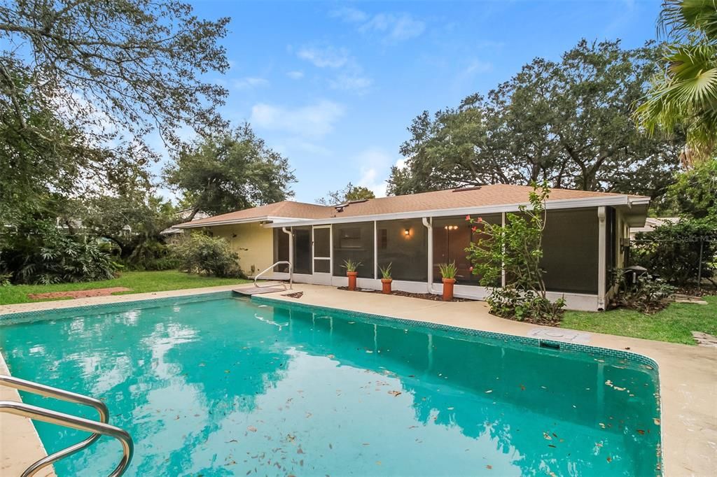 For Sale: $450,000 (4 beds, 2 baths, 1871 Square Feet)