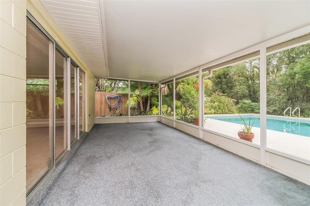 For Sale: $450,000 (4 beds, 2 baths, 1871 Square Feet)