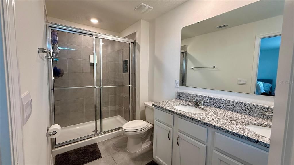For Rent: $2,850 (3 beds, 2 baths, 1814 Square Feet)