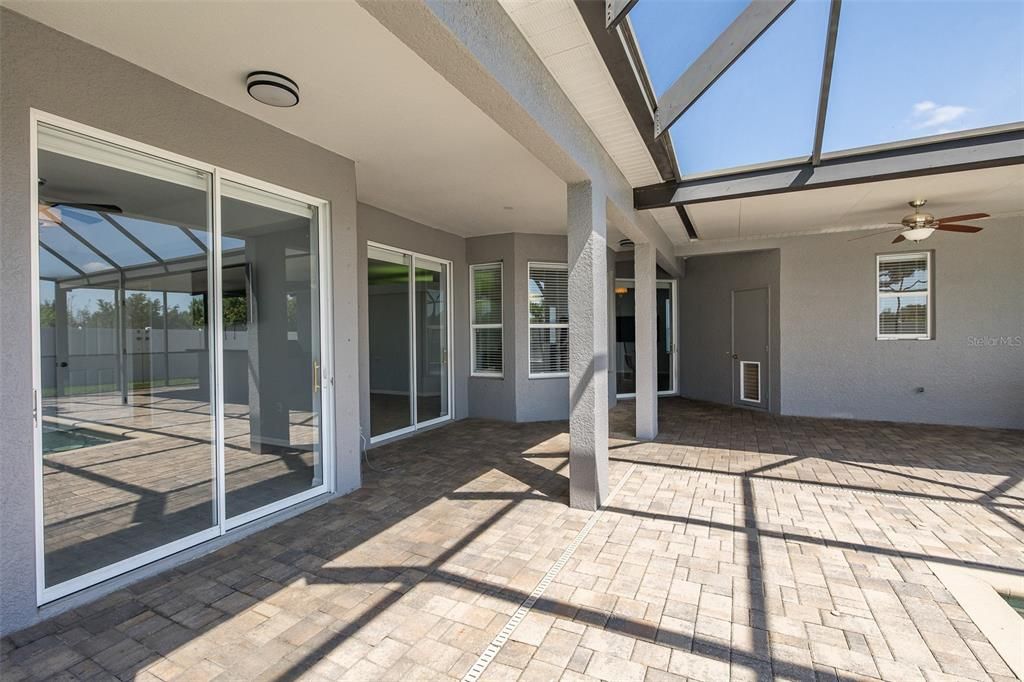 En Venta: $595,000 (5 camas, 3 baños, 2176 Pies cuadrados)