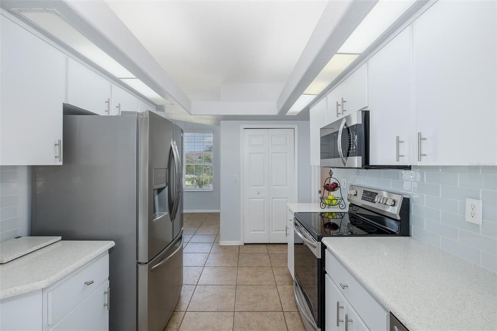 En Venta: $595,000 (5 camas, 3 baños, 2176 Pies cuadrados)