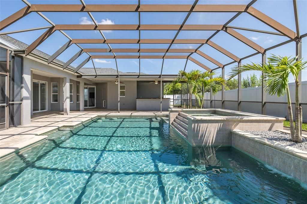 En Venta: $595,000 (5 camas, 3 baños, 2176 Pies cuadrados)