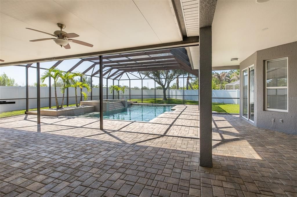 En Venta: $595,000 (5 camas, 3 baños, 2176 Pies cuadrados)