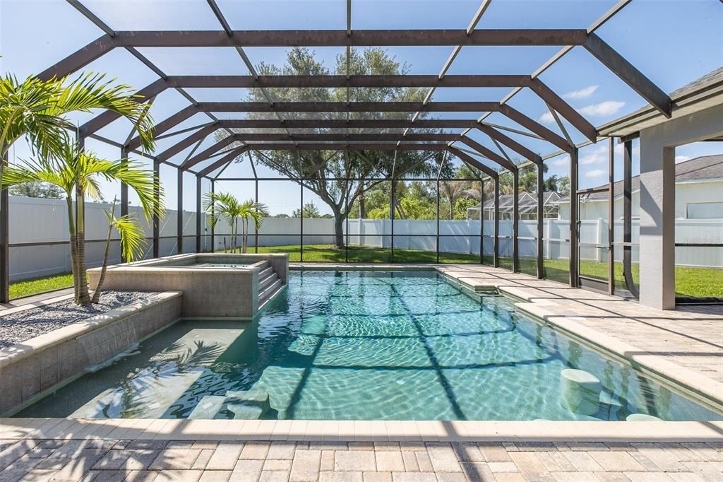 En Venta: $595,000 (5 camas, 3 baños, 2176 Pies cuadrados)