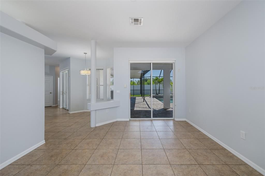 En Venta: $595,000 (5 camas, 3 baños, 2176 Pies cuadrados)