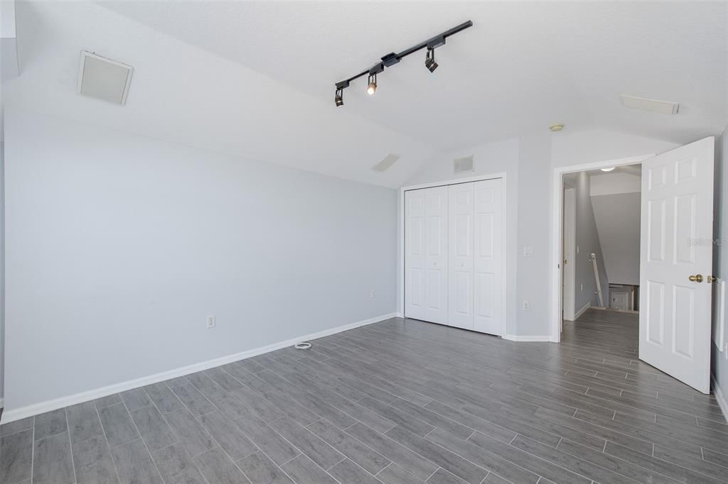 En Venta: $595,000 (5 camas, 3 baños, 2176 Pies cuadrados)