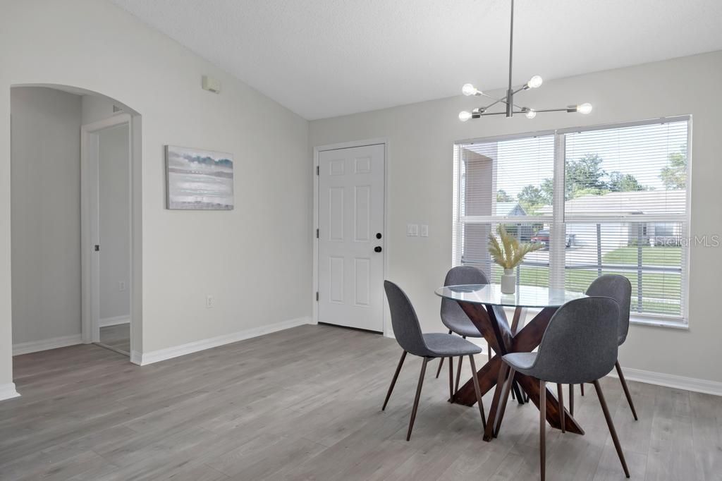 For Sale: $289,990 (3 beds, 2 baths, 1381 Square Feet)