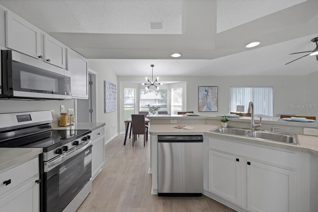 For Sale: $289,990 (3 beds, 2 baths, 1381 Square Feet)