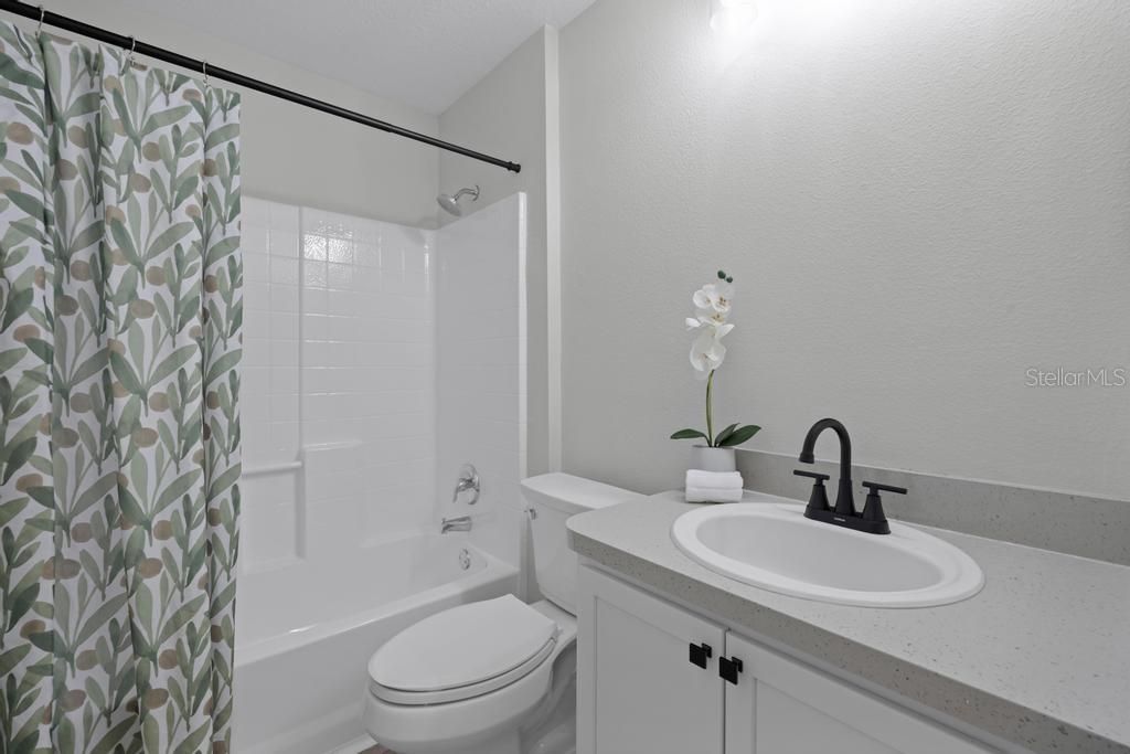 For Sale: $289,990 (3 beds, 2 baths, 1381 Square Feet)