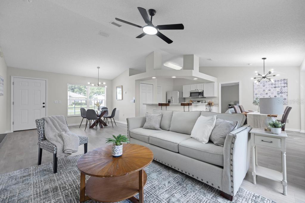 For Sale: $289,990 (3 beds, 2 baths, 1381 Square Feet)