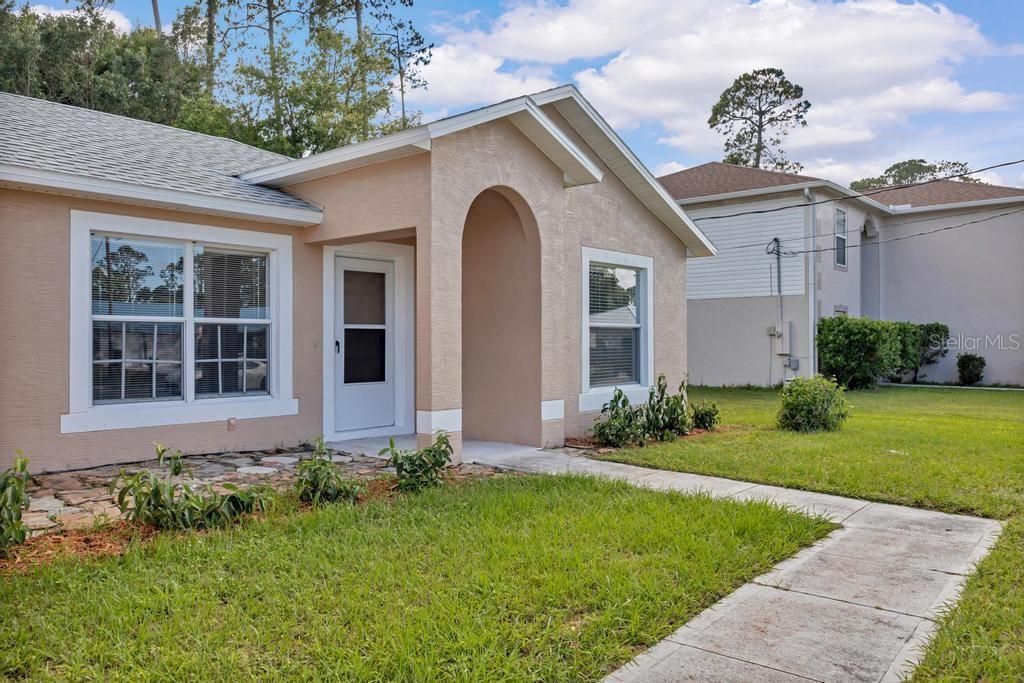 For Sale: $289,990 (3 beds, 2 baths, 1381 Square Feet)