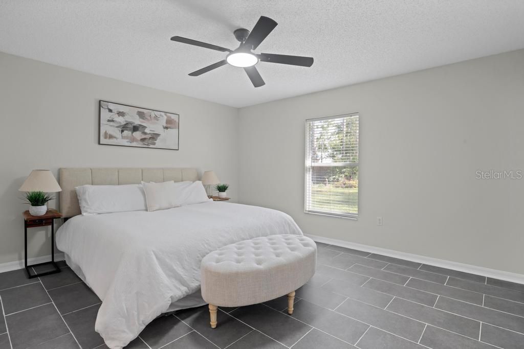 For Sale: $289,990 (3 beds, 2 baths, 1381 Square Feet)