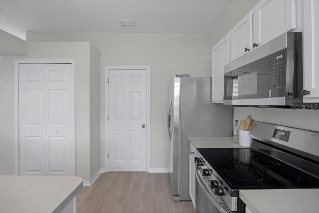 For Sale: $289,990 (3 beds, 2 baths, 1381 Square Feet)