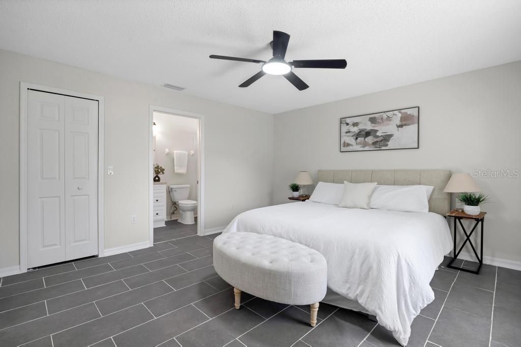 For Sale: $289,990 (3 beds, 2 baths, 1381 Square Feet)