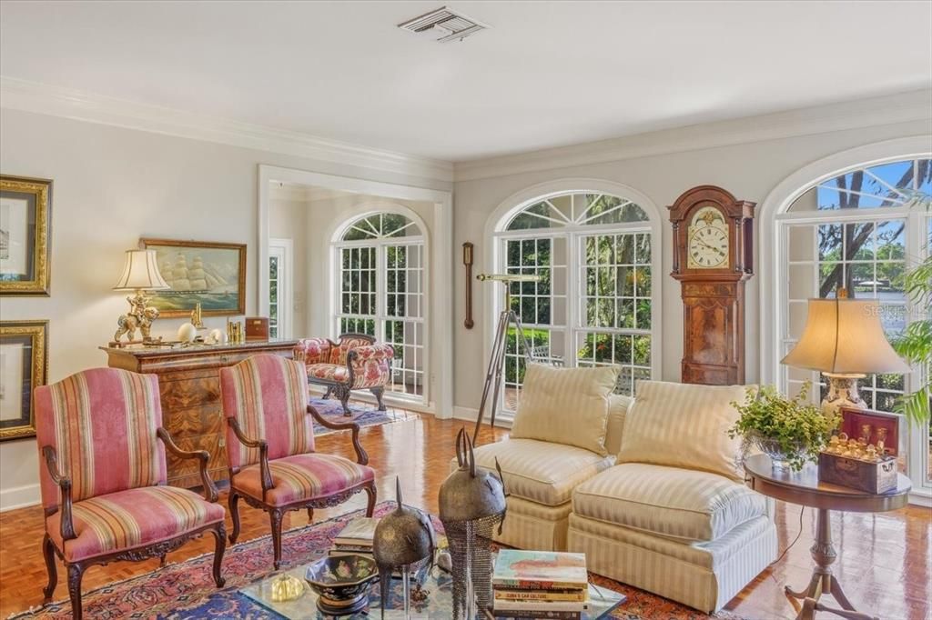For Sale: $1,500,000 (6 beds, 4 baths, 5311 Square Feet)
