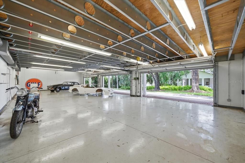 For Sale: $1,500,000 (6 beds, 4 baths, 5311 Square Feet)