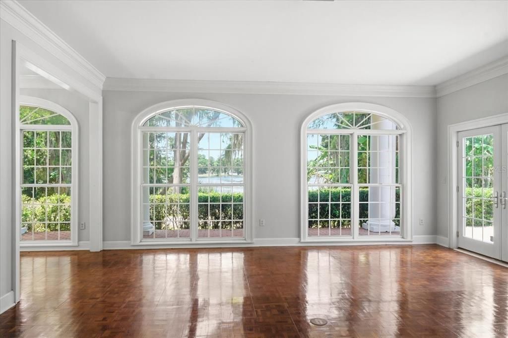 For Sale: $1,500,000 (6 beds, 4 baths, 5311 Square Feet)
