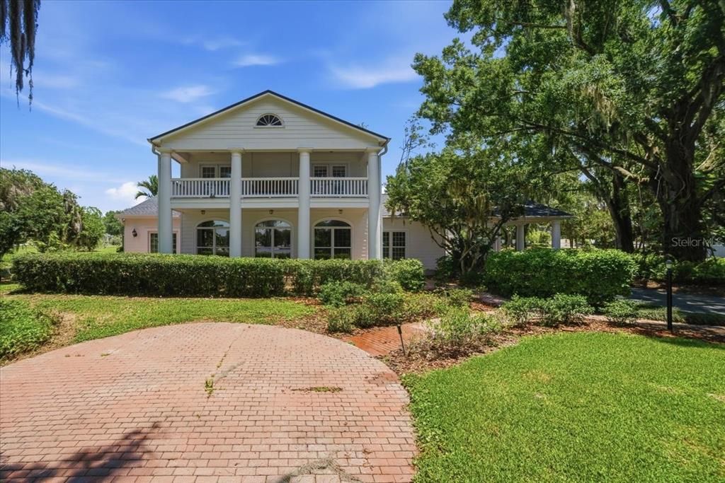 For Sale: $1,500,000 (6 beds, 4 baths, 5311 Square Feet)
