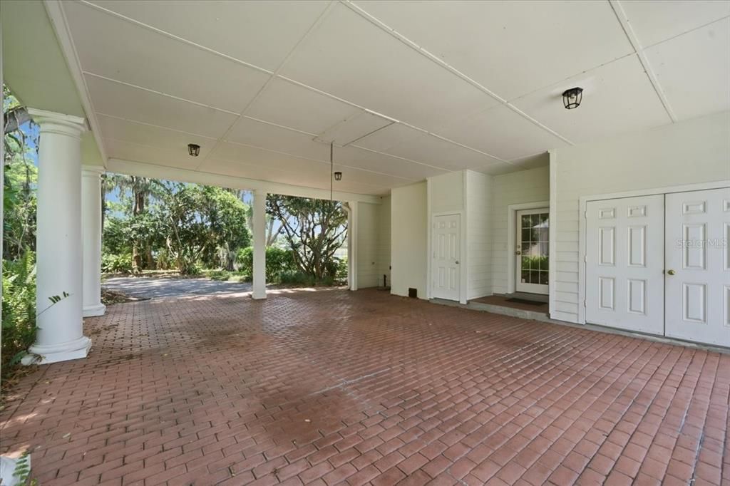 For Sale: $1,500,000 (6 beds, 4 baths, 5311 Square Feet)