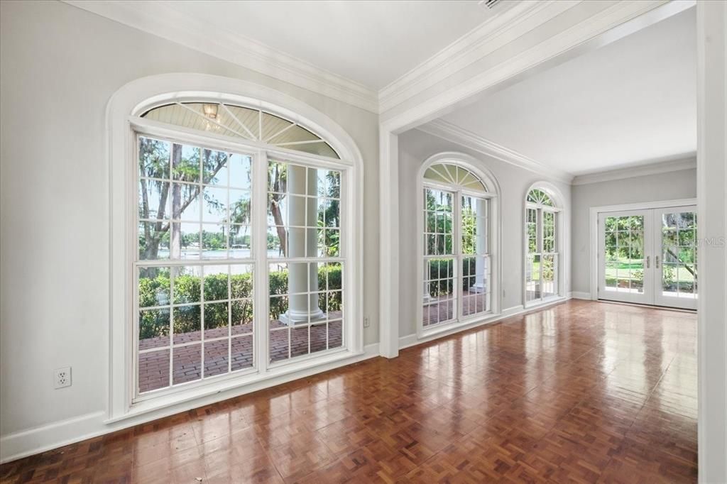 For Sale: $1,500,000 (6 beds, 4 baths, 5311 Square Feet)