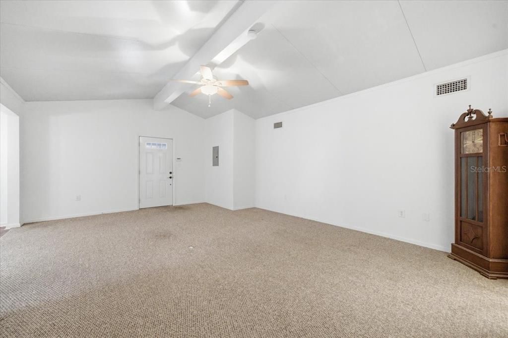For Sale: $1,500,000 (6 beds, 4 baths, 5311 Square Feet)
