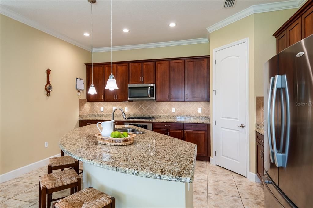 Active With Contract: $465,000 (4 beds, 2 baths, 2076 Square Feet)