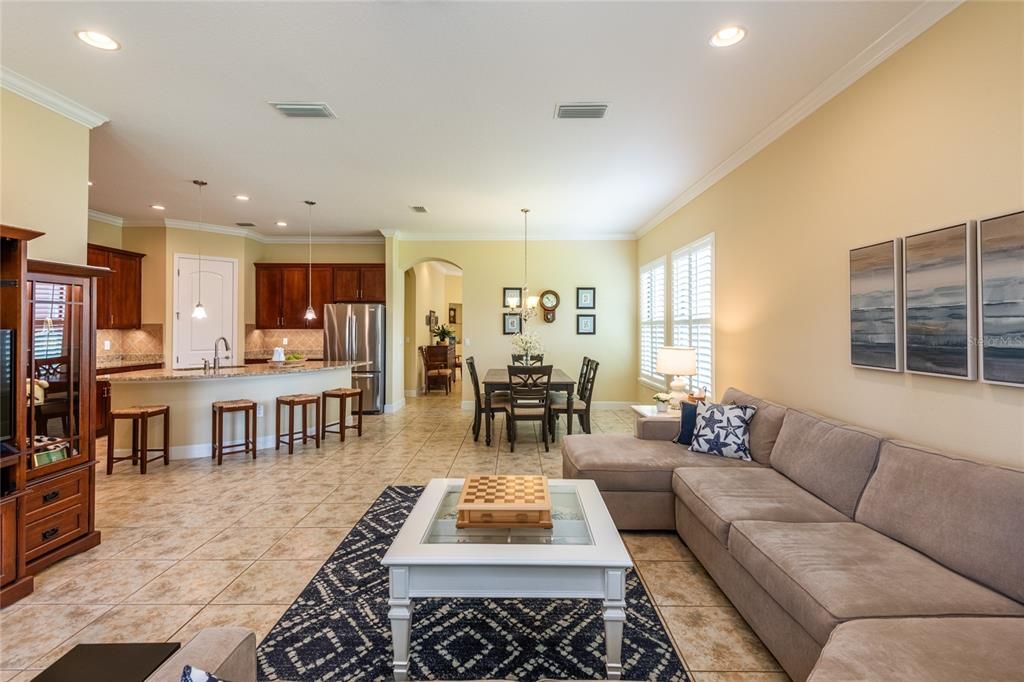Active With Contract: $465,000 (4 beds, 2 baths, 2076 Square Feet)