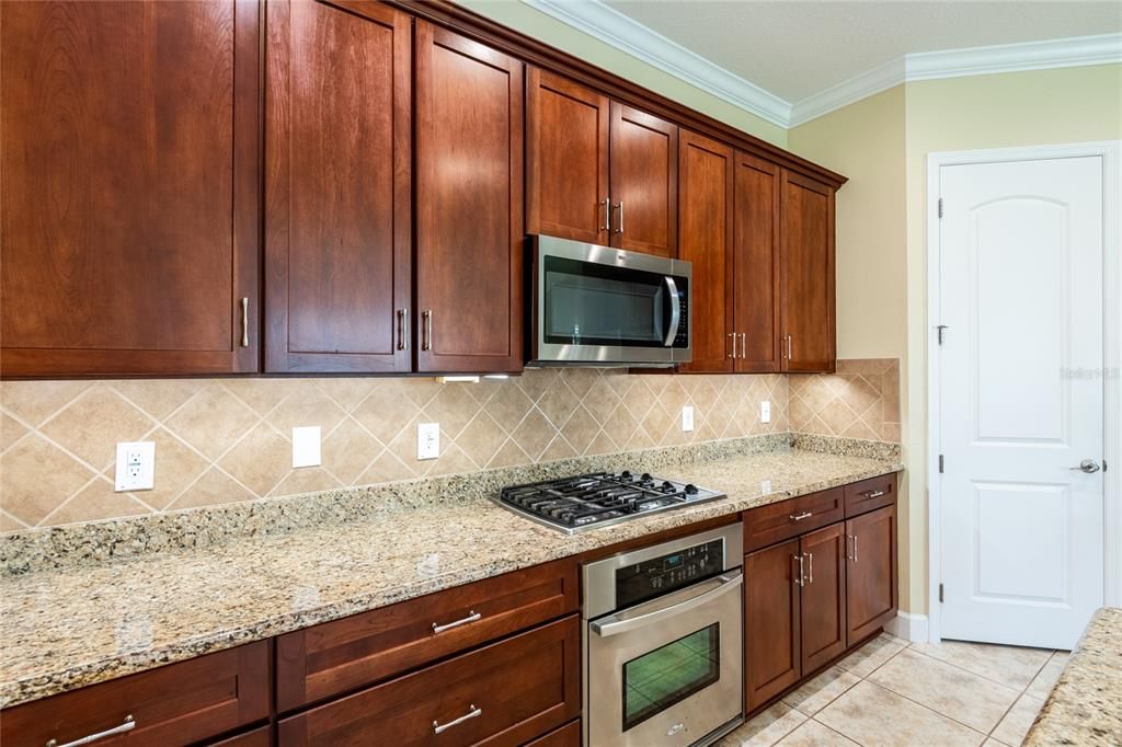 Active With Contract: $465,000 (4 beds, 2 baths, 2076 Square Feet)