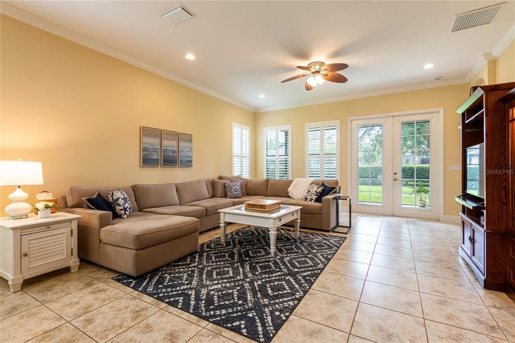Active With Contract: $465,000 (4 beds, 2 baths, 2076 Square Feet)