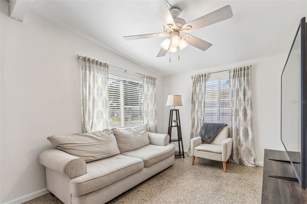 En Venta: $330,000 (3 camas, 1 baños, 1032 Pies cuadrados)