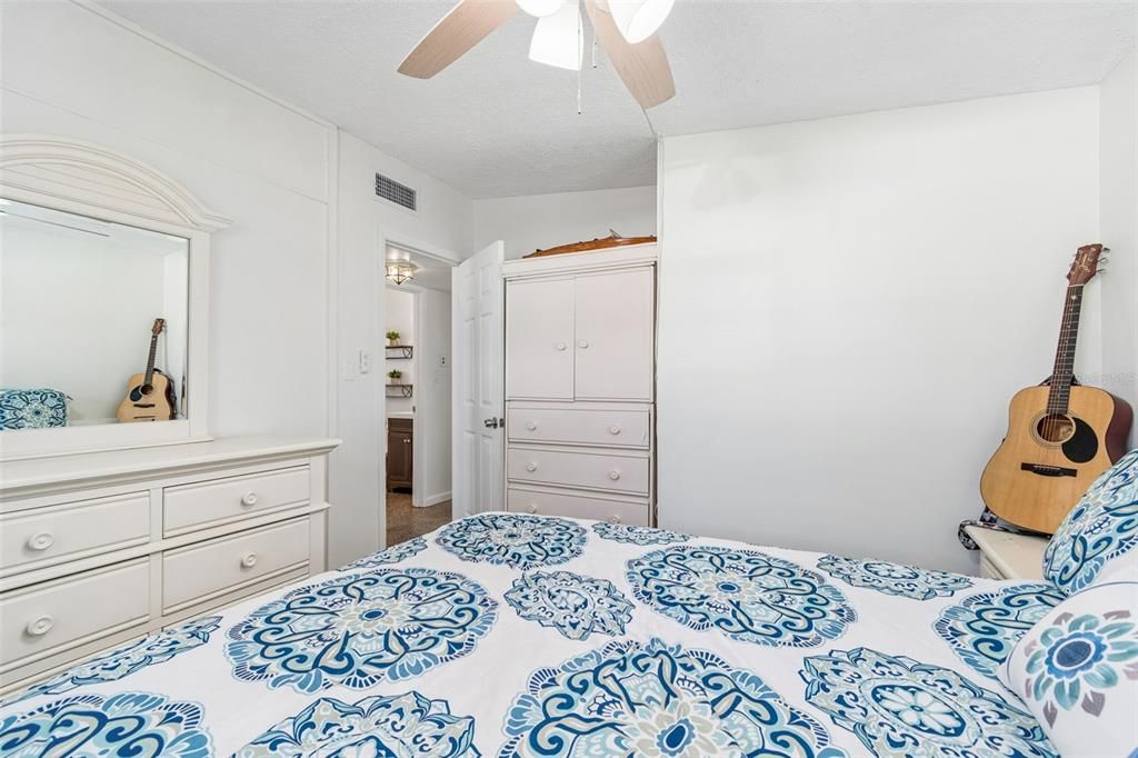 En Venta: $330,000 (3 camas, 1 baños, 1032 Pies cuadrados)