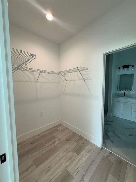 For Sale: $439,900 (3 beds, 2 baths, 1967 Square Feet)