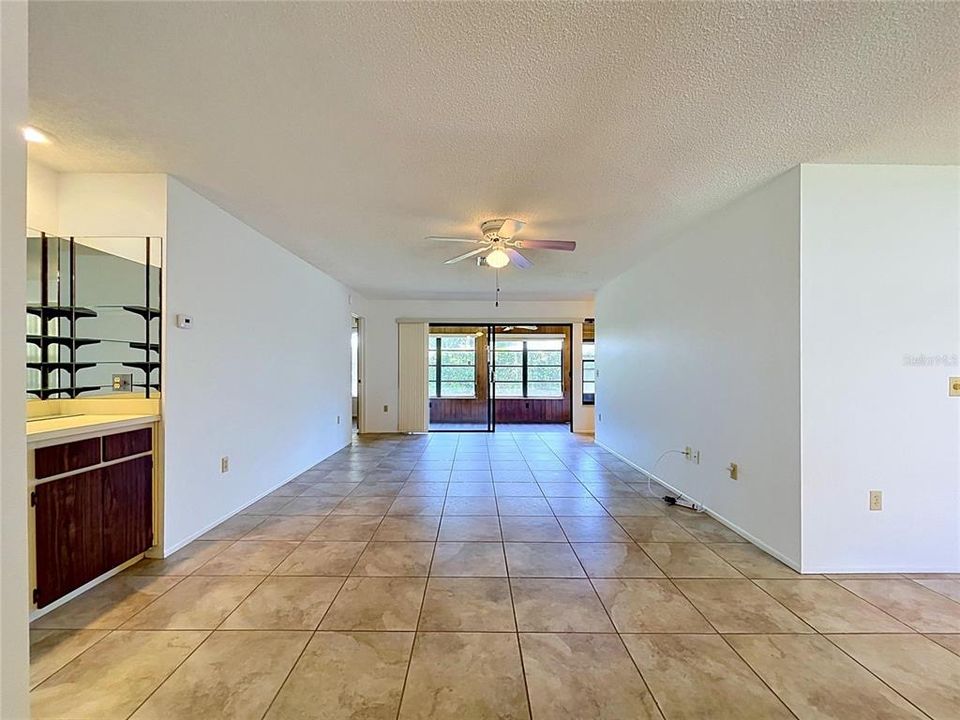 For Sale: $207,000 (2 beds, 2 baths, 1174 Square Feet)