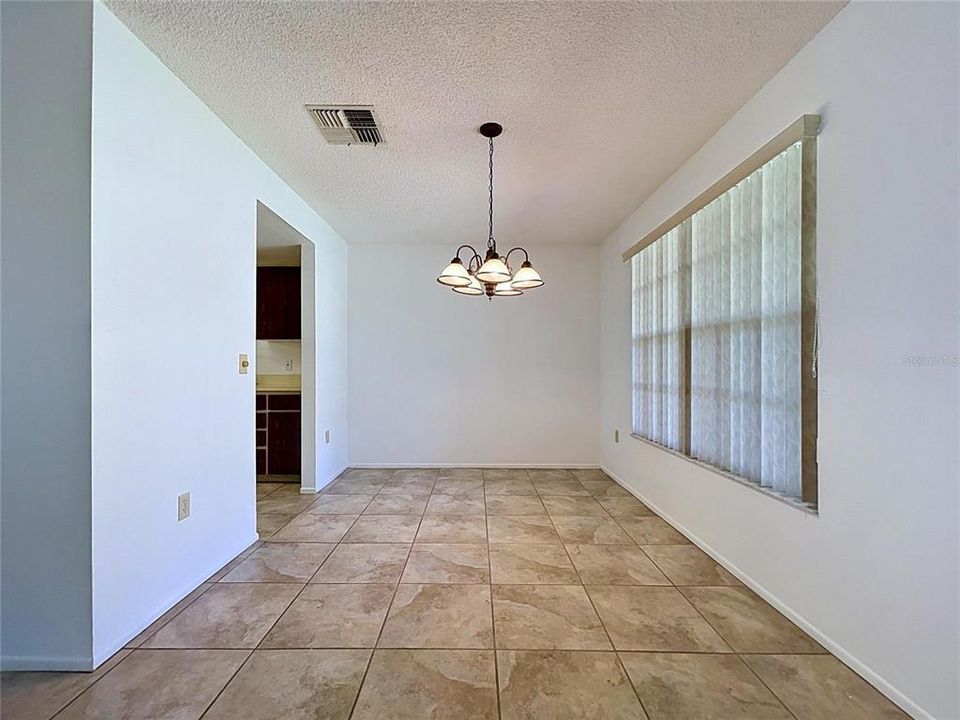For Sale: $207,000 (2 beds, 2 baths, 1174 Square Feet)