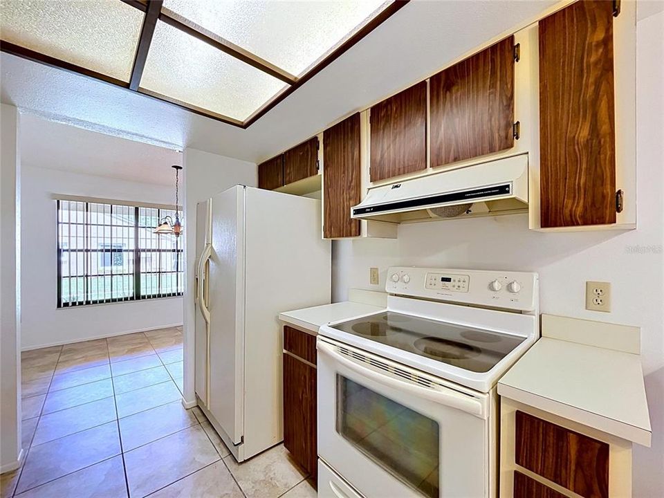 For Sale: $207,000 (2 beds, 2 baths, 1174 Square Feet)