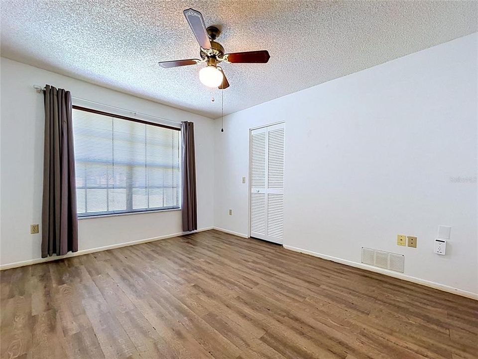 For Sale: $207,000 (2 beds, 2 baths, 1174 Square Feet)