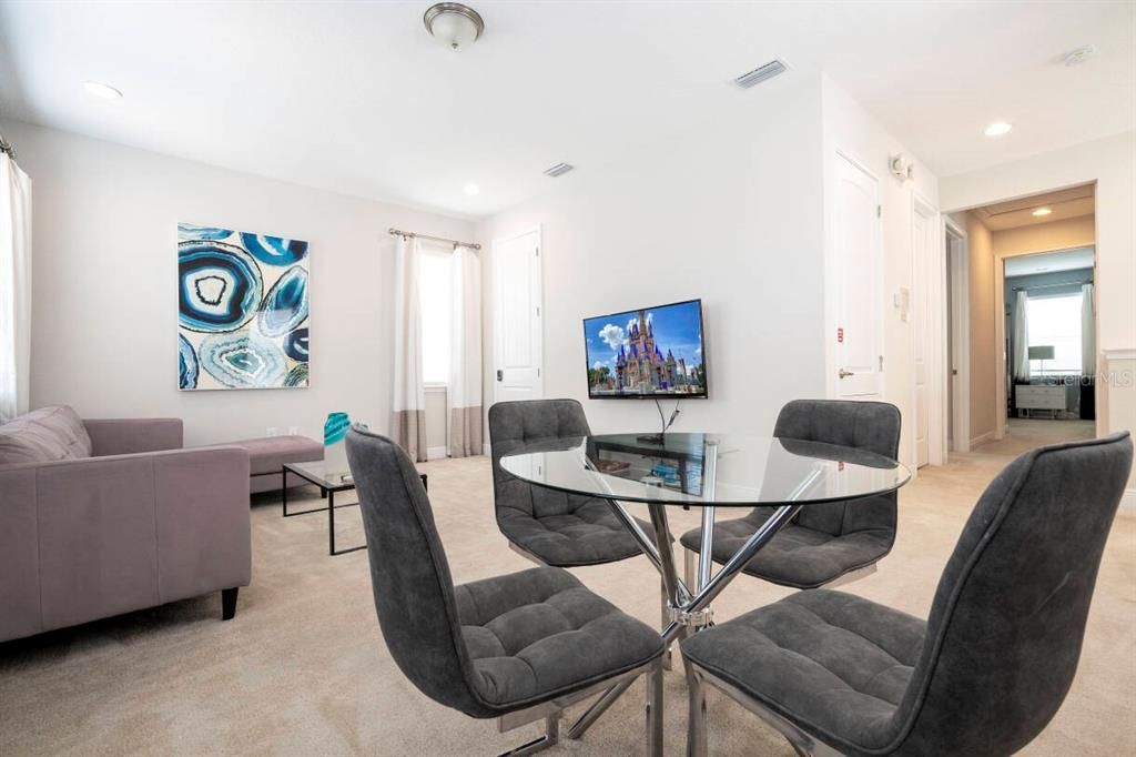 En Venta: $550,000 (4 camas, 3 baños, 2363 Pies cuadrados)