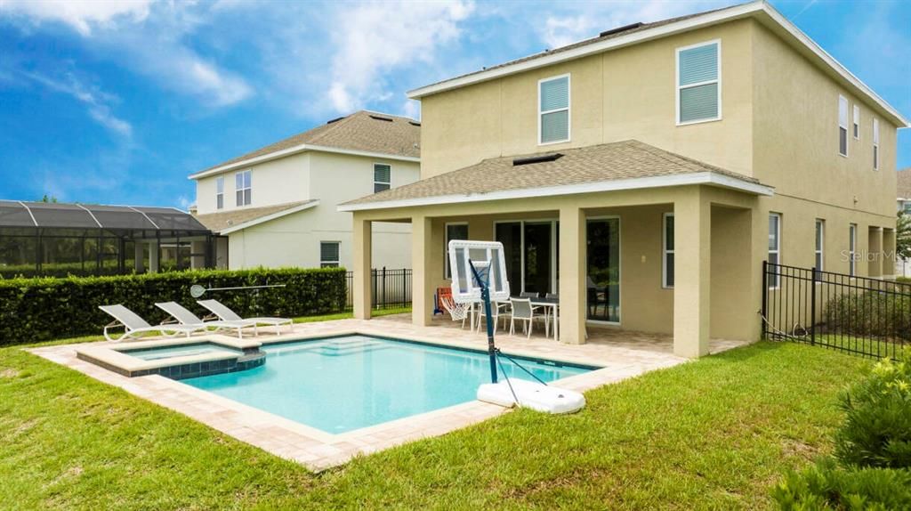 En Venta: $550,000 (4 camas, 3 baños, 2363 Pies cuadrados)