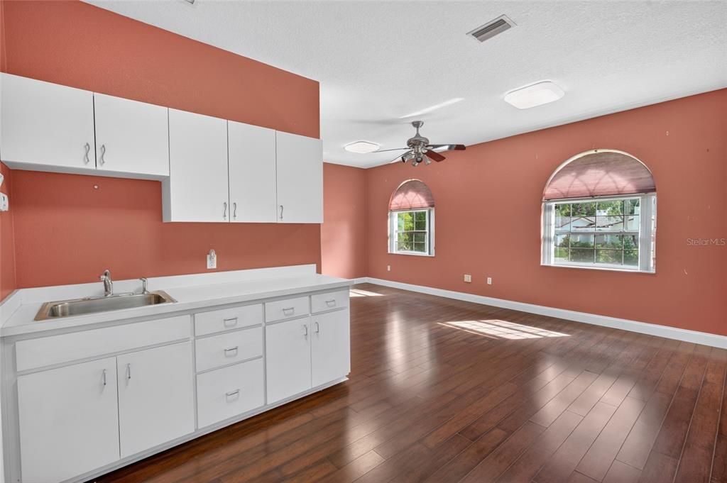 For Sale: $780,000 (4 beds, 4 baths, 4148 Square Feet)
