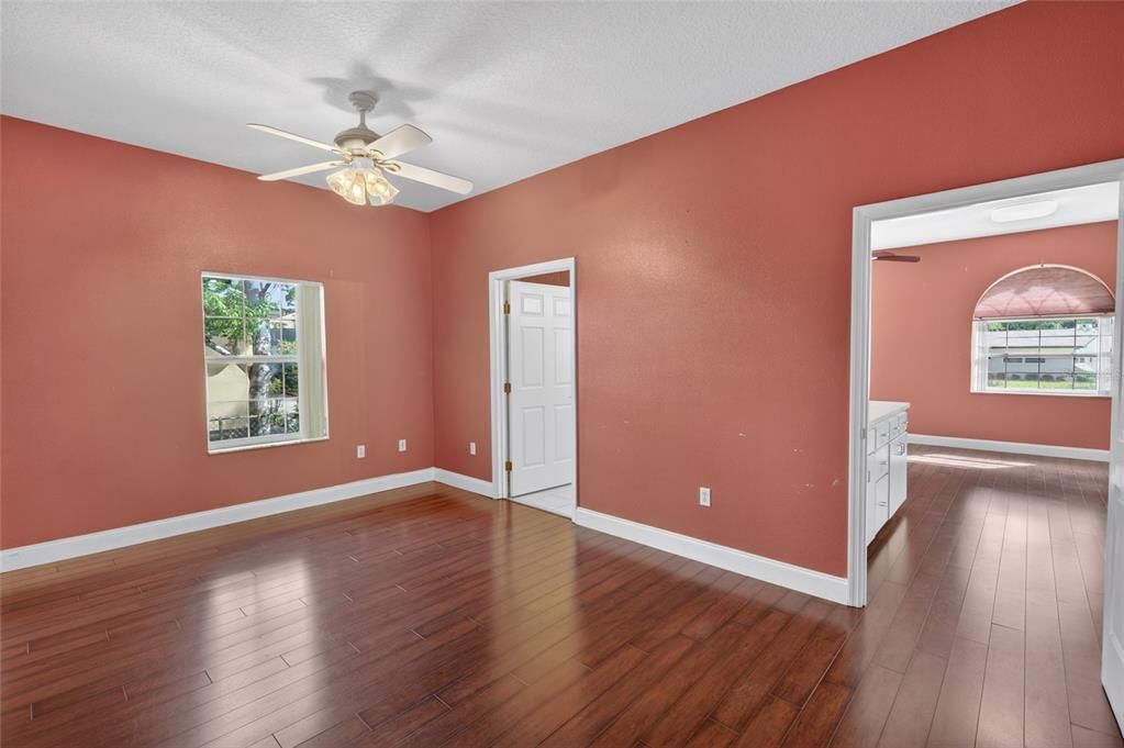 For Sale: $780,000 (4 beds, 4 baths, 4148 Square Feet)