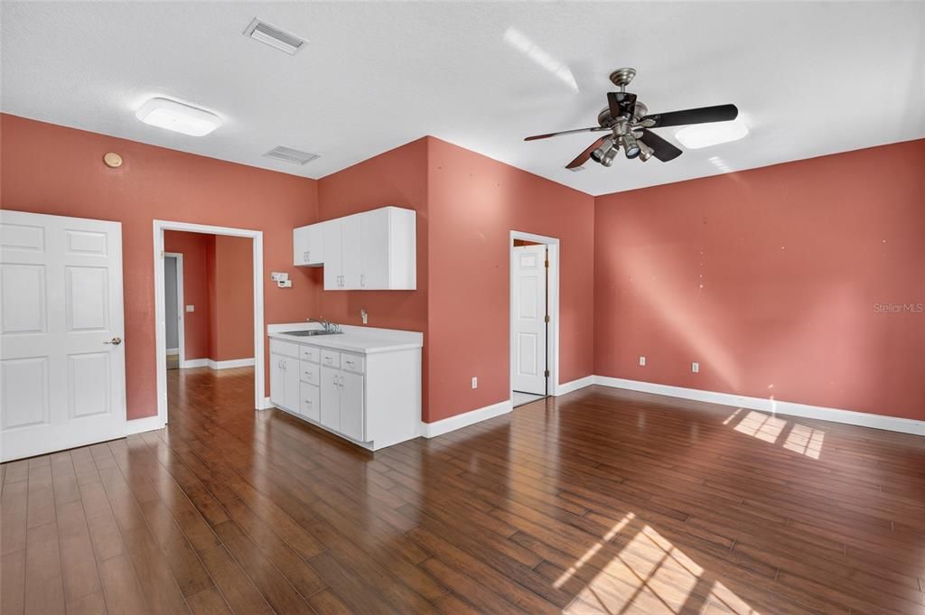 For Sale: $780,000 (4 beds, 4 baths, 4148 Square Feet)