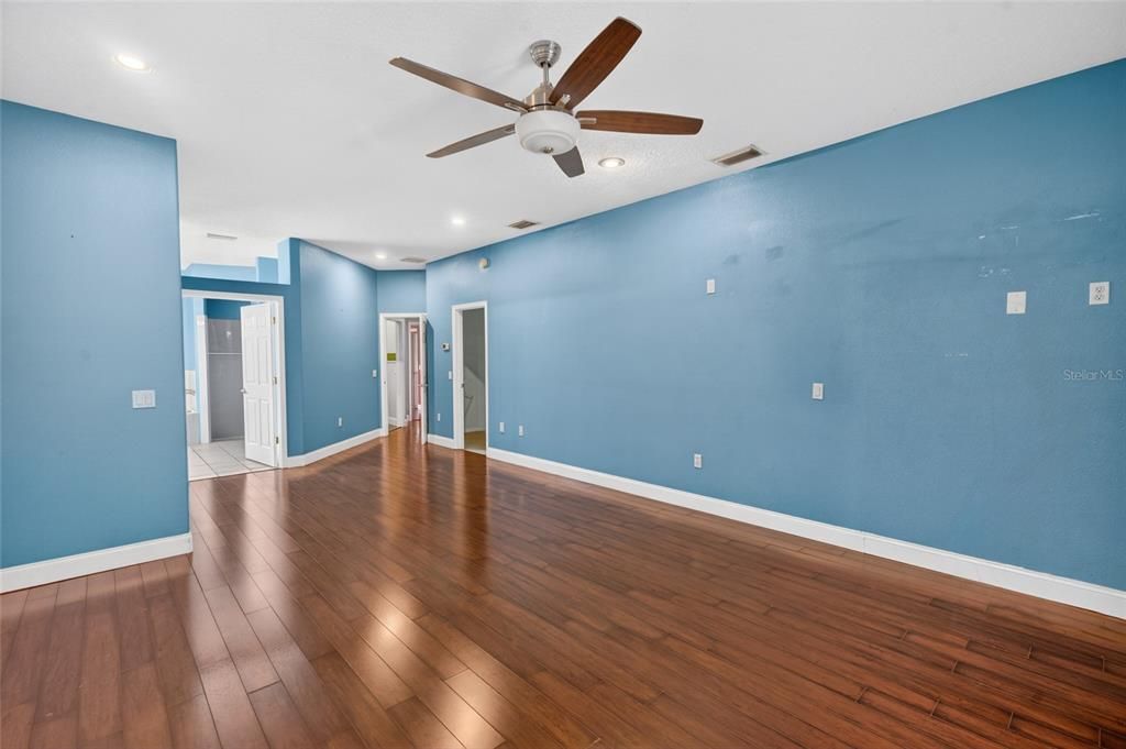 For Sale: $780,000 (4 beds, 4 baths, 4148 Square Feet)