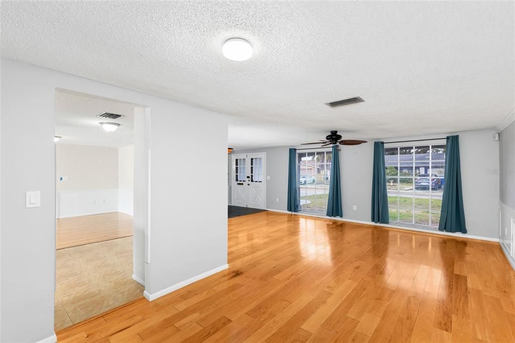 For Sale: $230,000 (2 beds, 2 baths, 1532 Square Feet)