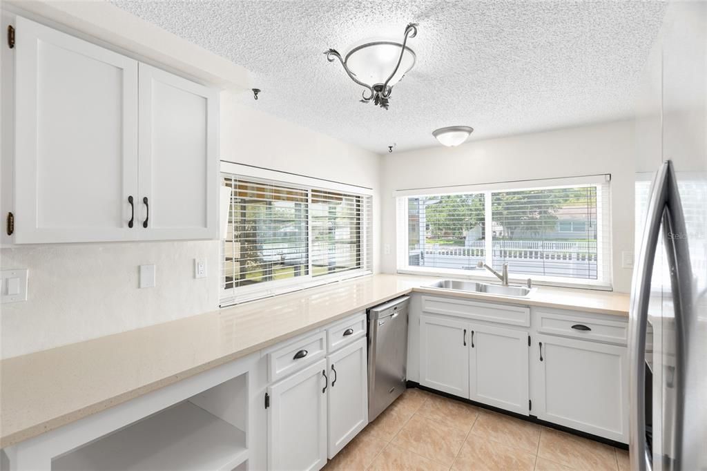 For Sale: $230,000 (2 beds, 2 baths, 1532 Square Feet)